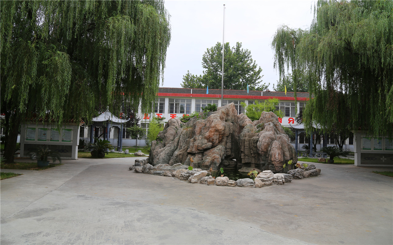 公寓院内假山花园景观